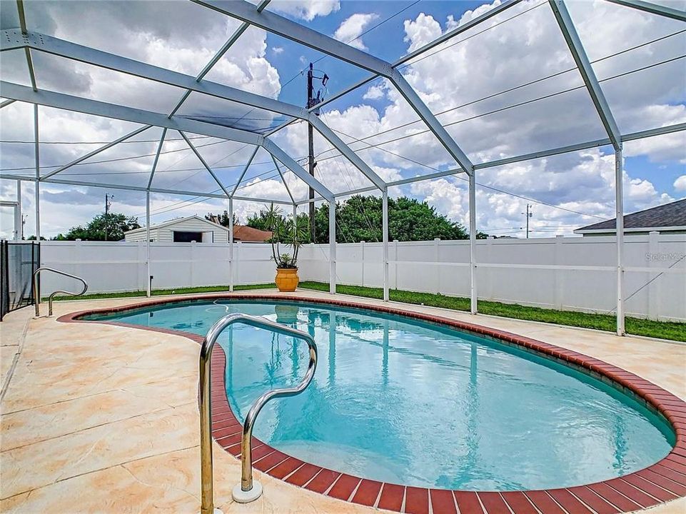 For Rent: $2,550 (3 beds, 2 baths, 1226 Square Feet)