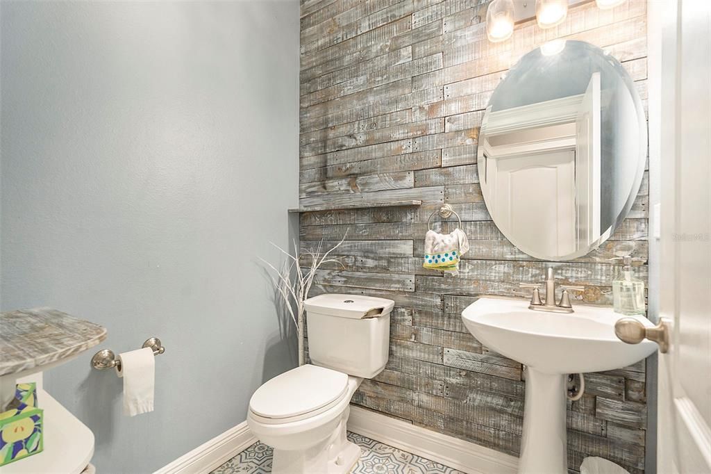 Activo con contrato: $315,000 (4 camas, 2 baños, 1918 Pies cuadrados)