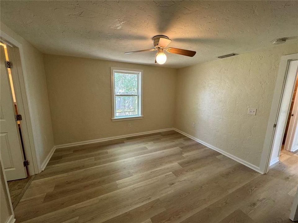 En Renta: $1,950 (3 camas, 2 baños, 2024 Pies cuadrados)