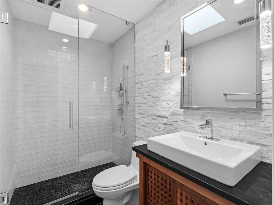 En Venta: $899,000 (4 camas, 3 baños, 2939 Pies cuadrados)