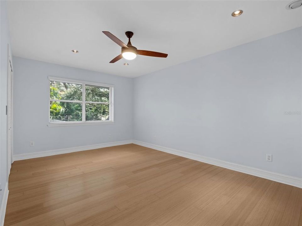 En Venta: $899,000 (4 camas, 3 baños, 2939 Pies cuadrados)