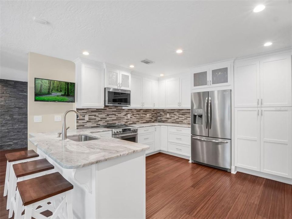 En Venta: $899,000 (4 camas, 3 baños, 2939 Pies cuadrados)