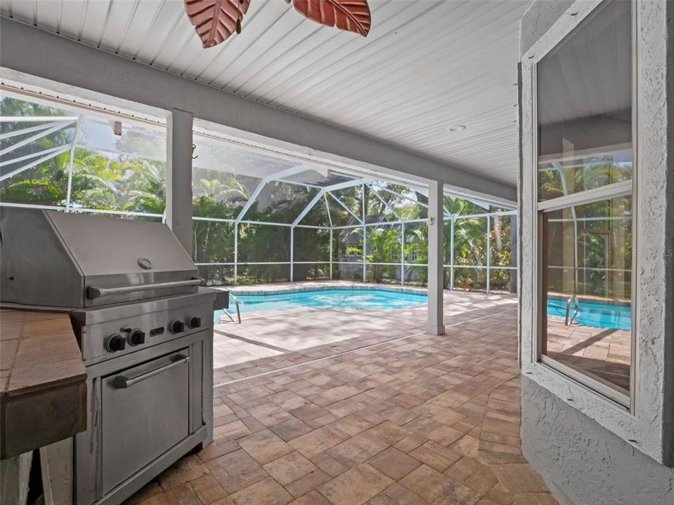 En Venta: $899,000 (4 camas, 3 baños, 2939 Pies cuadrados)