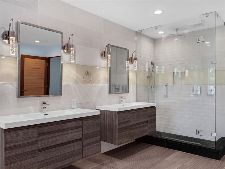 En Venta: $899,000 (4 camas, 3 baños, 2939 Pies cuadrados)