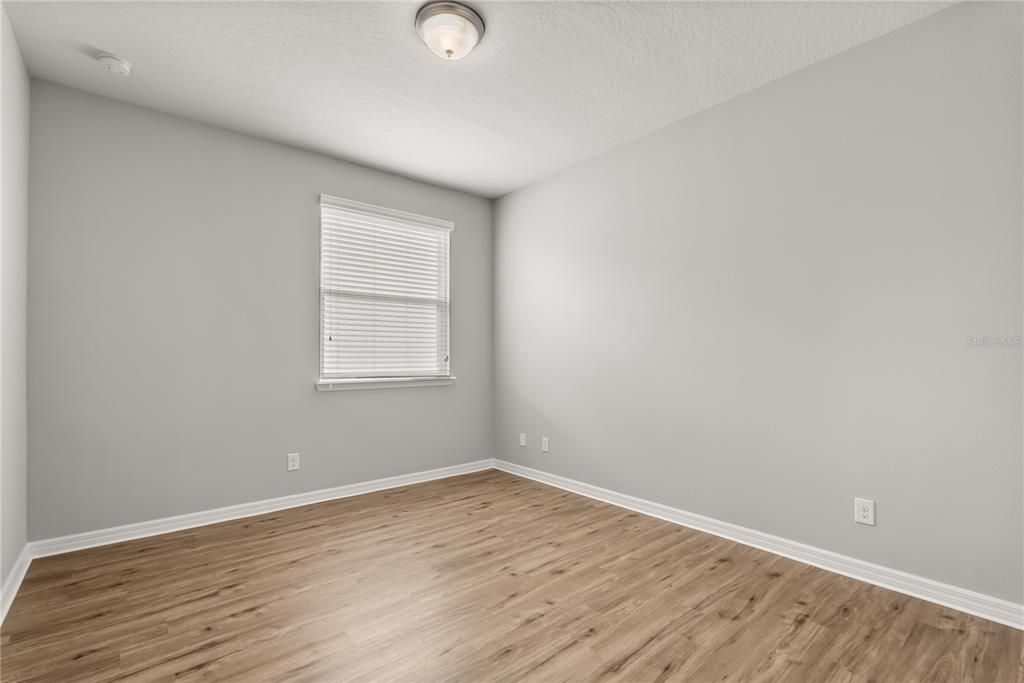 Activo con contrato: $588,000 (4 camas, 2 baños, 2976 Pies cuadrados)