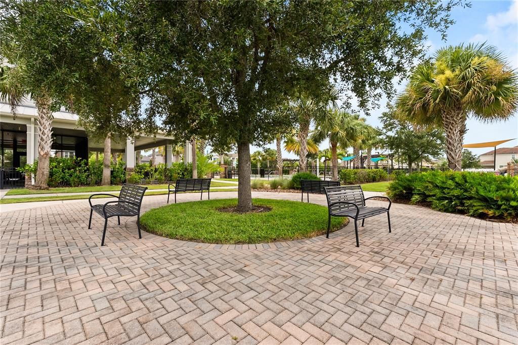 Activo con contrato: $588,000 (4 camas, 2 baños, 2976 Pies cuadrados)