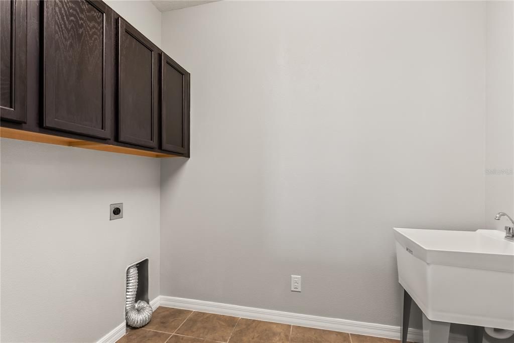 Activo con contrato: $588,000 (4 camas, 2 baños, 2976 Pies cuadrados)