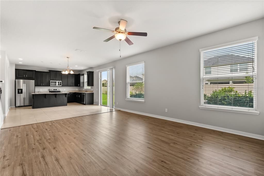 Activo con contrato: $588,000 (4 camas, 2 baños, 2976 Pies cuadrados)