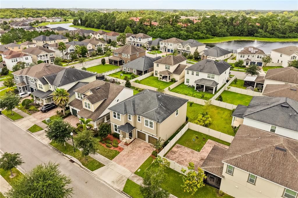 Activo con contrato: $588,000 (4 camas, 2 baños, 2976 Pies cuadrados)