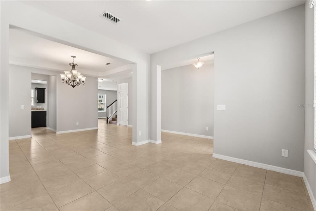 Activo con contrato: $588,000 (4 camas, 2 baños, 2976 Pies cuadrados)