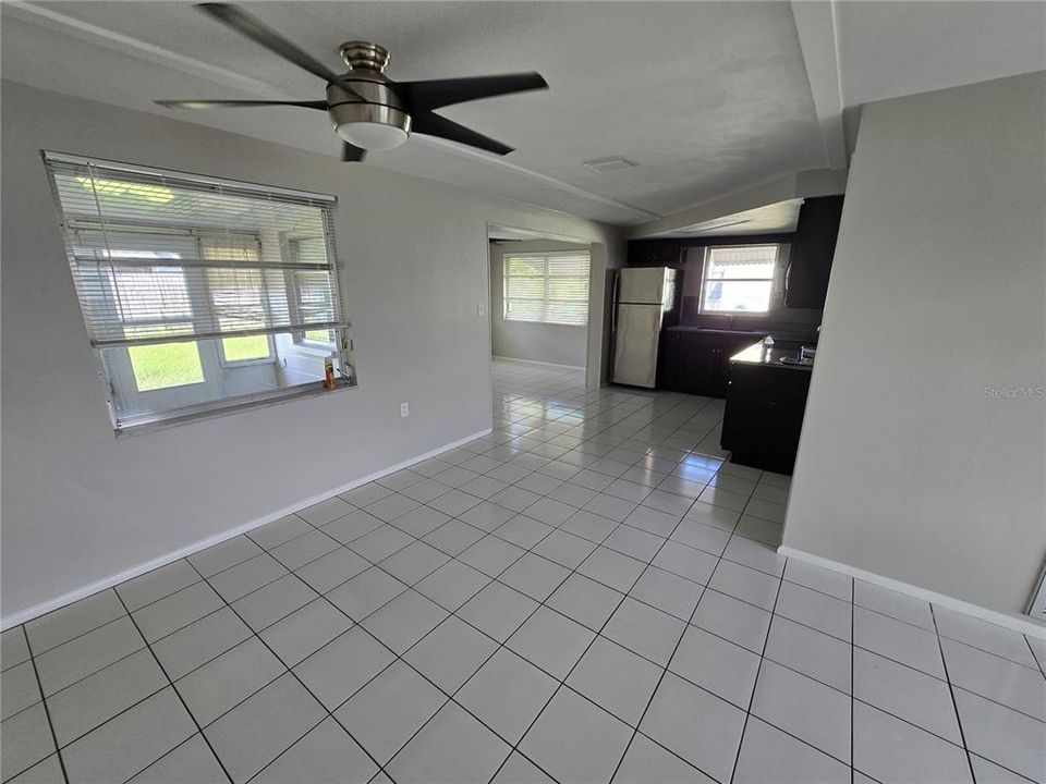 Activo con contrato: $1,350 (2 camas, 1 baños, 958 Pies cuadrados)