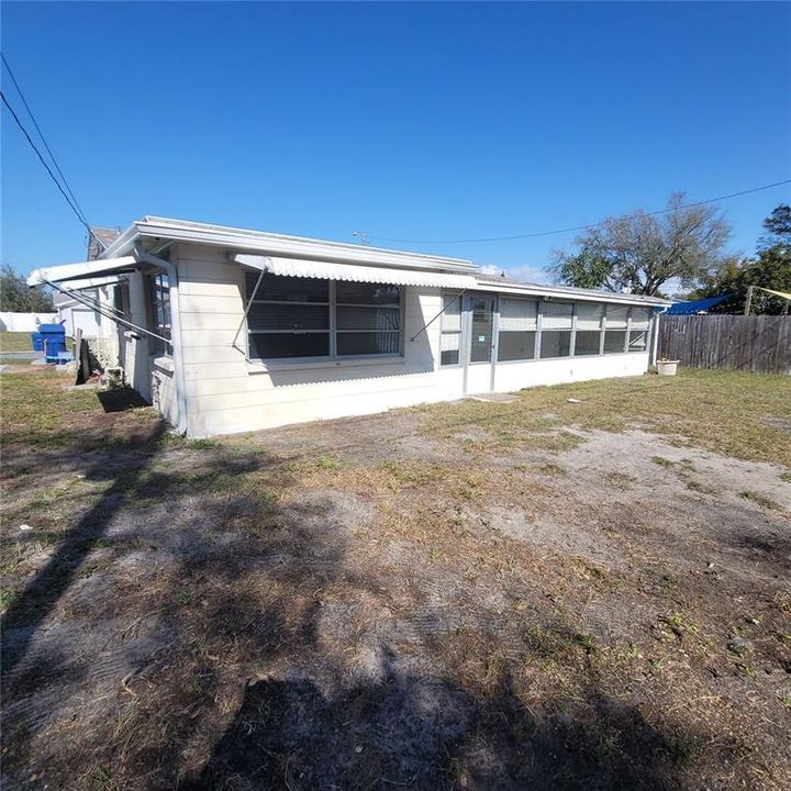 Activo con contrato: $1,350 (2 camas, 1 baños, 958 Pies cuadrados)