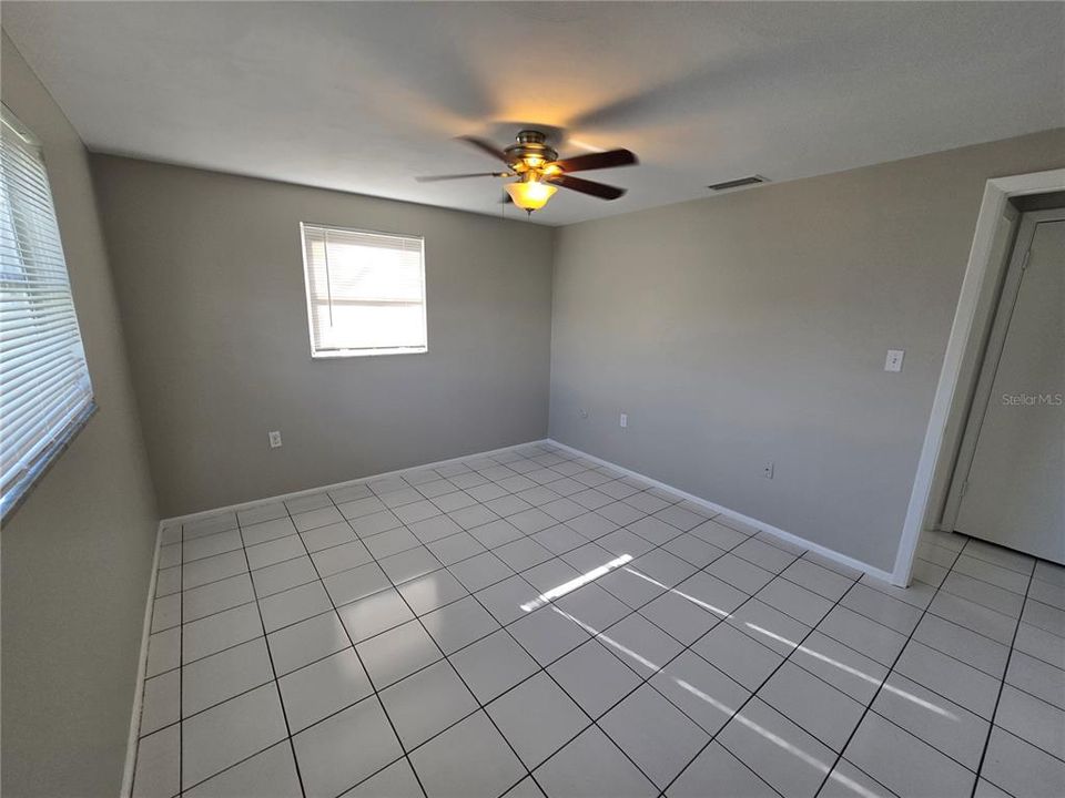 Activo con contrato: $1,350 (2 camas, 1 baños, 958 Pies cuadrados)