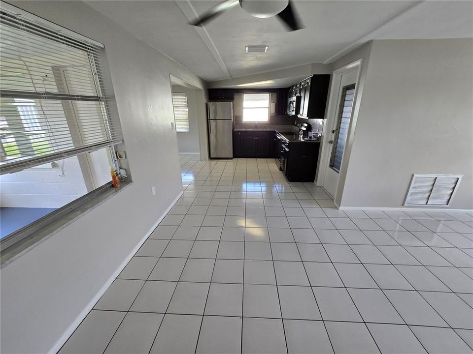 Activo con contrato: $1,350 (2 camas, 1 baños, 958 Pies cuadrados)