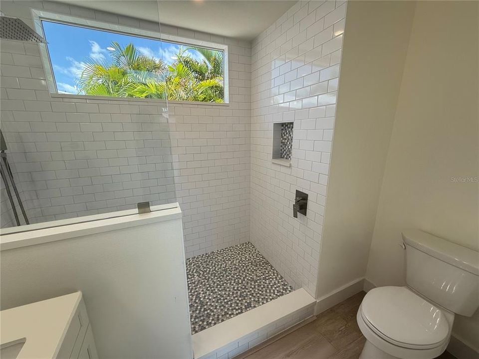 For Sale: $3,950,000 (5 beds, 5 baths, 3844 Square Feet)