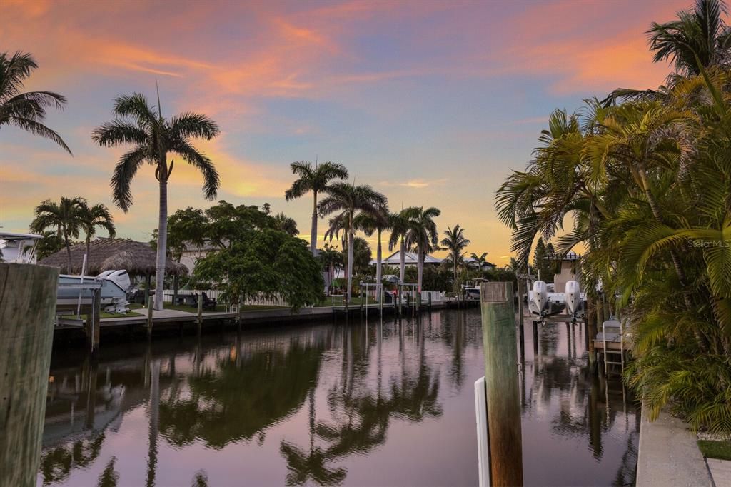 For Sale: $3,950,000 (5 beds, 5 baths, 3844 Square Feet)