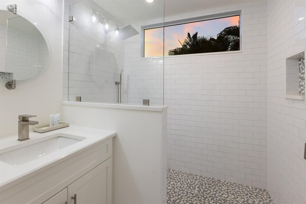 For Sale: $3,950,000 (5 beds, 5 baths, 3844 Square Feet)