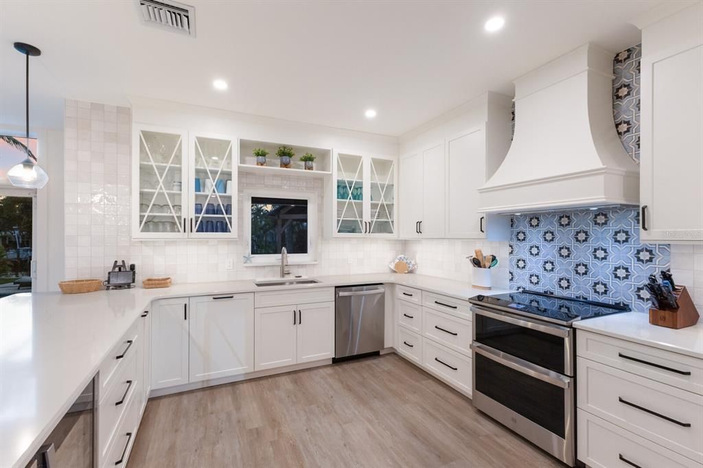 For Sale: $3,950,000 (5 beds, 5 baths, 3844 Square Feet)