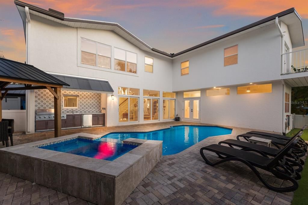 For Sale: $3,950,000 (5 beds, 5 baths, 3844 Square Feet)