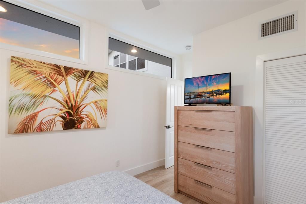 For Sale: $3,950,000 (5 beds, 5 baths, 3844 Square Feet)