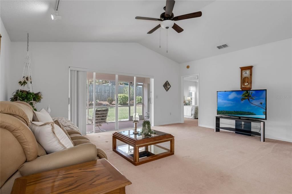 En Renta: $1,595 (2 camas, 2 baños, 1321 Pies cuadrados)