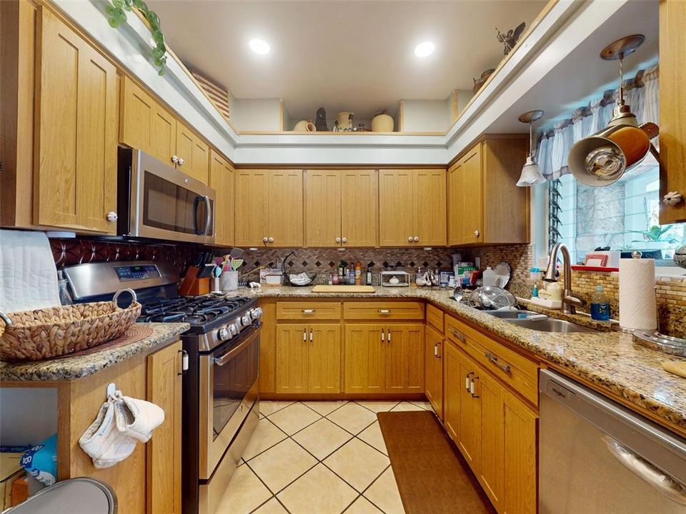 For Sale: $999,000 (0 beds, 0 baths, 2966 Square Feet)