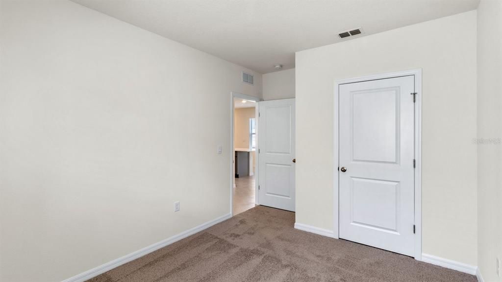 Под контрактом: $292,990 (3 спален, 2 ванн, 1302 Квадратных фут)