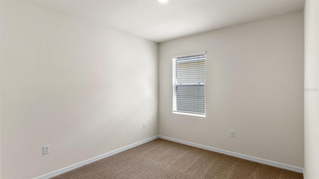 Под контрактом: $292,990 (3 спален, 2 ванн, 1302 Квадратных фут)