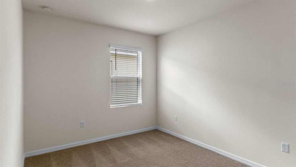 Под контрактом: $292,990 (3 спален, 2 ванн, 1302 Квадратных фут)