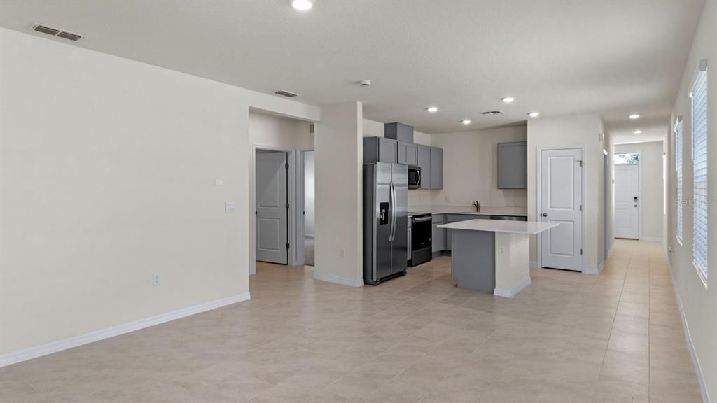 Под контрактом: $292,990 (3 спален, 2 ванн, 1302 Квадратных фут)