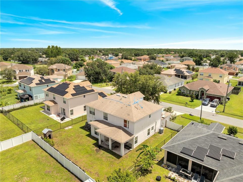 Activo con contrato: $299,000 (4 camas, 2 baños, 2734 Pies cuadrados)