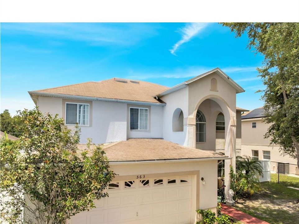 Activo con contrato: $299,000 (4 camas, 2 baños, 2734 Pies cuadrados)