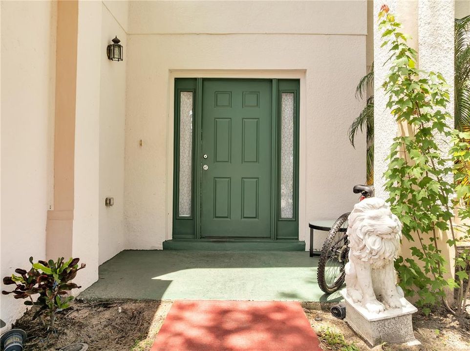 Activo con contrato: $299,000 (4 camas, 2 baños, 2734 Pies cuadrados)