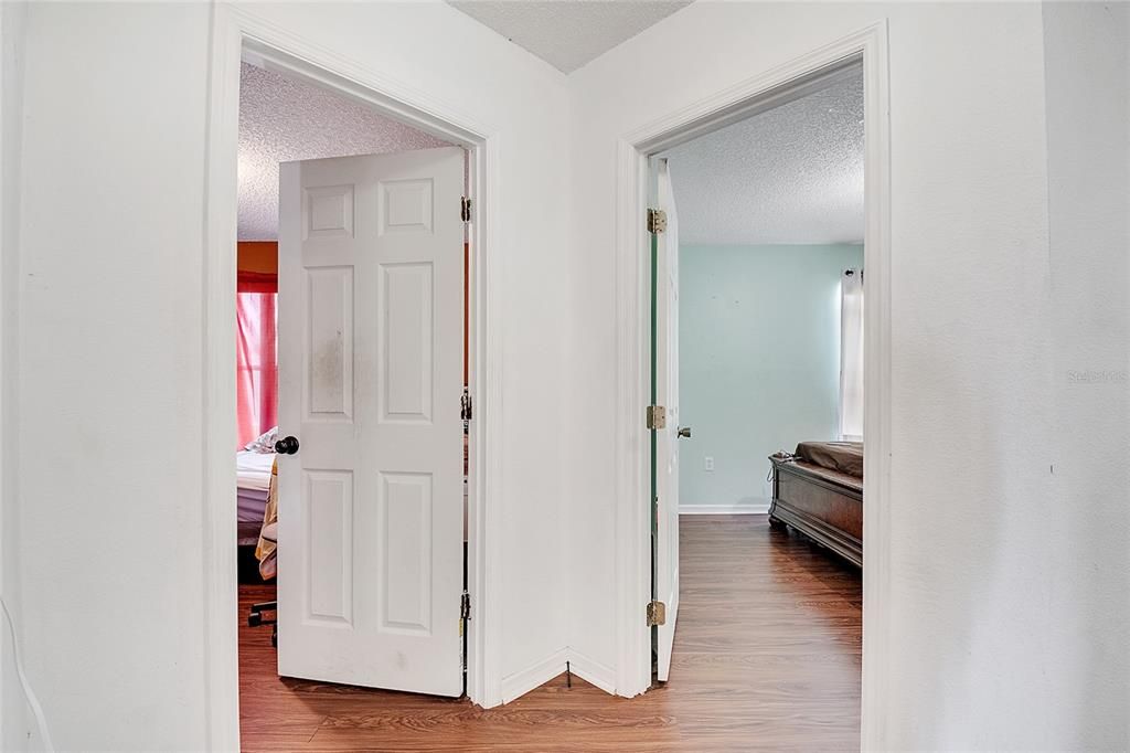 Activo con contrato: $299,000 (4 camas, 2 baños, 2734 Pies cuadrados)