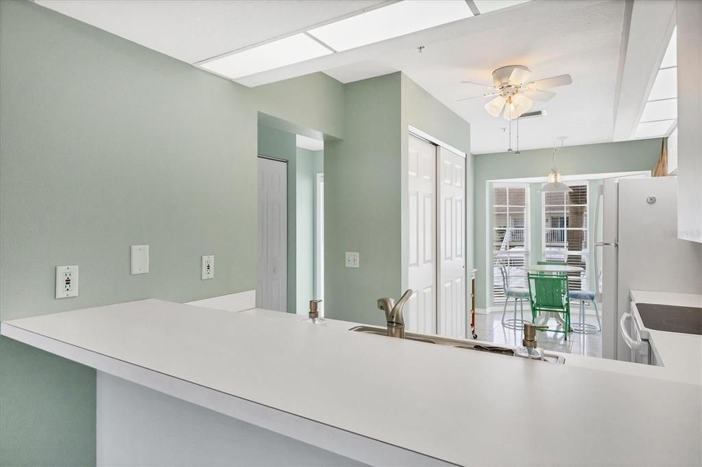 Active With Contract: $179,000 (2 beds, 2 baths, 1060 Square Feet)