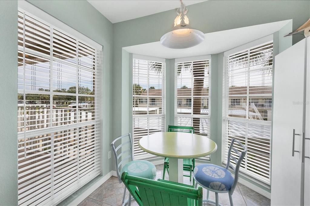 Active With Contract: $179,000 (2 beds, 2 baths, 1060 Square Feet)