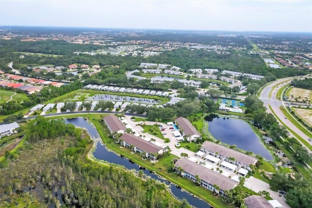 Active With Contract: $179,000 (2 beds, 2 baths, 1060 Square Feet)