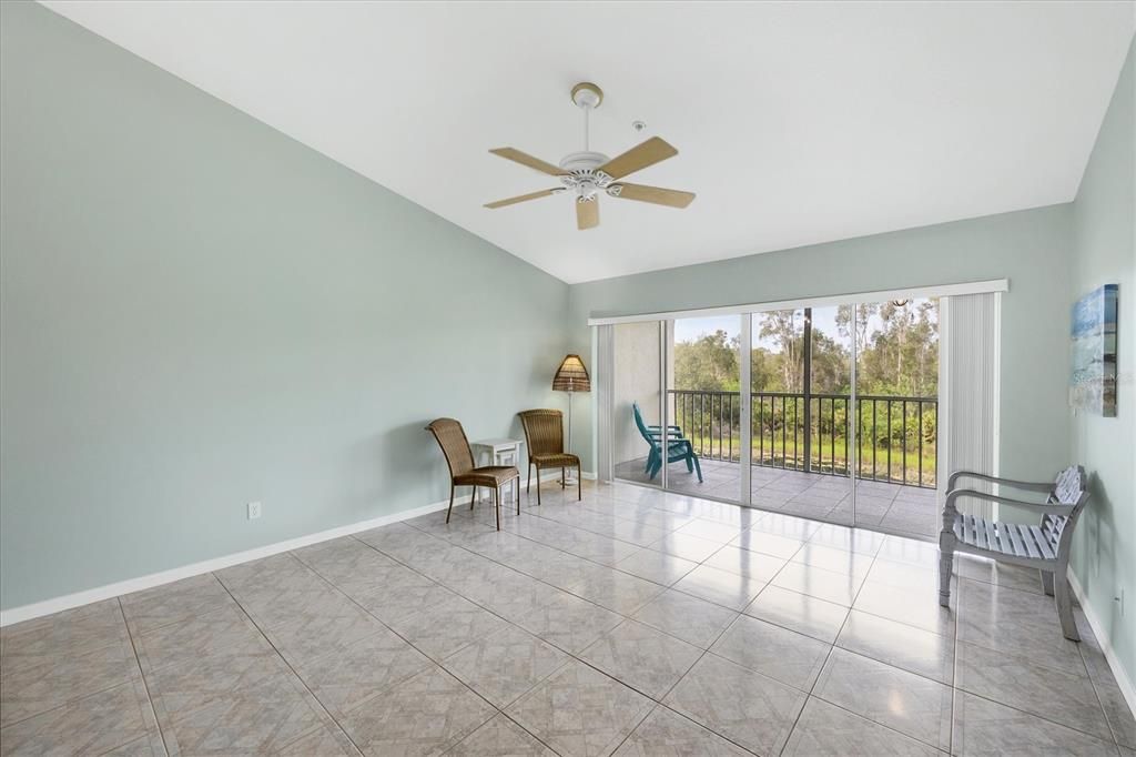 Active With Contract: $179,000 (2 beds, 2 baths, 1060 Square Feet)