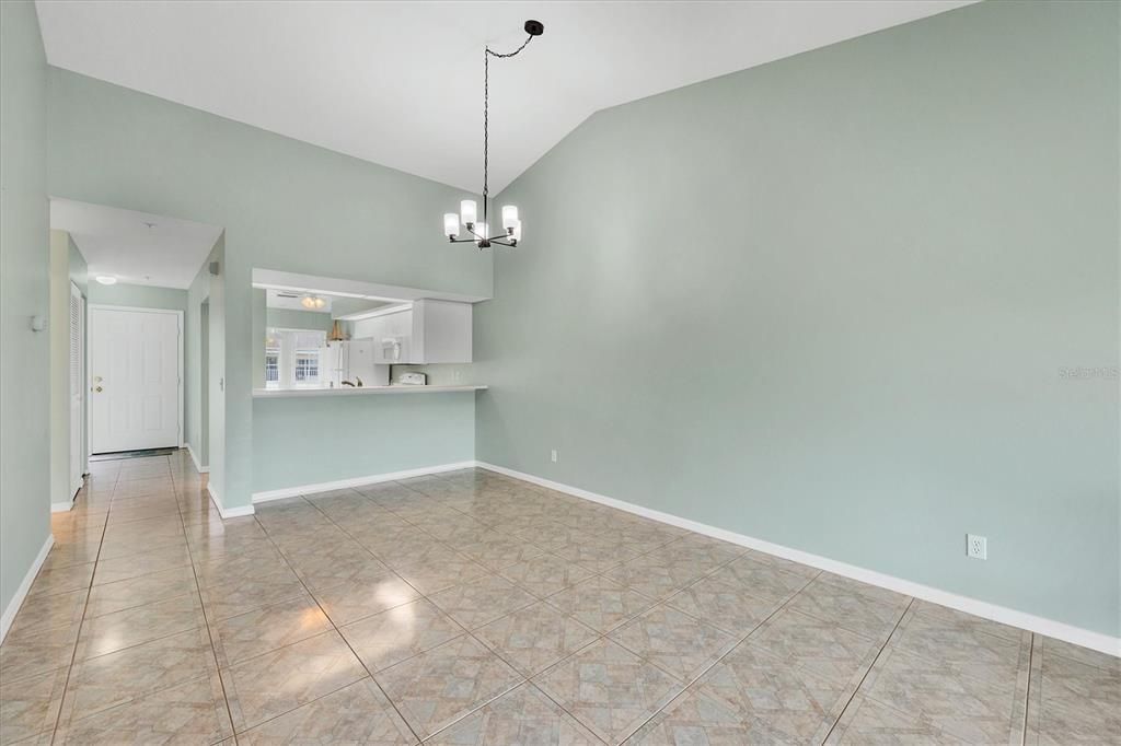 Active With Contract: $179,000 (2 beds, 2 baths, 1060 Square Feet)