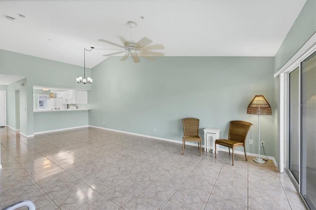 Active With Contract: $179,000 (2 beds, 2 baths, 1060 Square Feet)