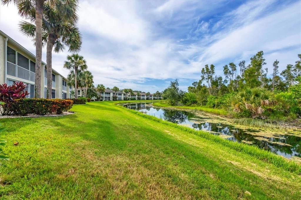 Active With Contract: $179,000 (2 beds, 2 baths, 1060 Square Feet)