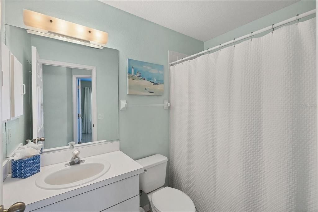 Active With Contract: $179,000 (2 beds, 2 baths, 1060 Square Feet)