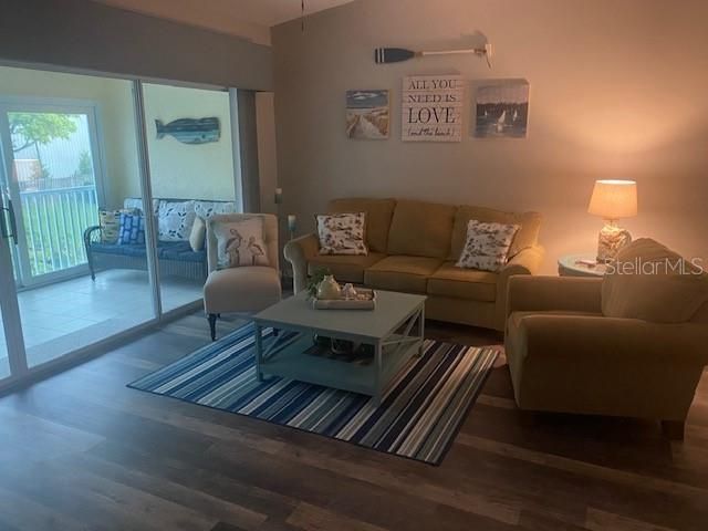 For Rent: $3,500 (2 beds, 2 baths, 1245 Square Feet)