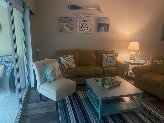 For Rent: $3,500 (2 beds, 2 baths, 1245 Square Feet)