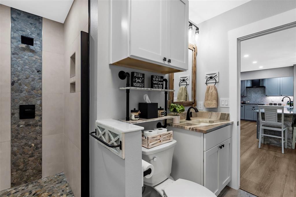 待售: $1,200,000 (3 贝兹, 3 浴室, 2710 平方英尺)