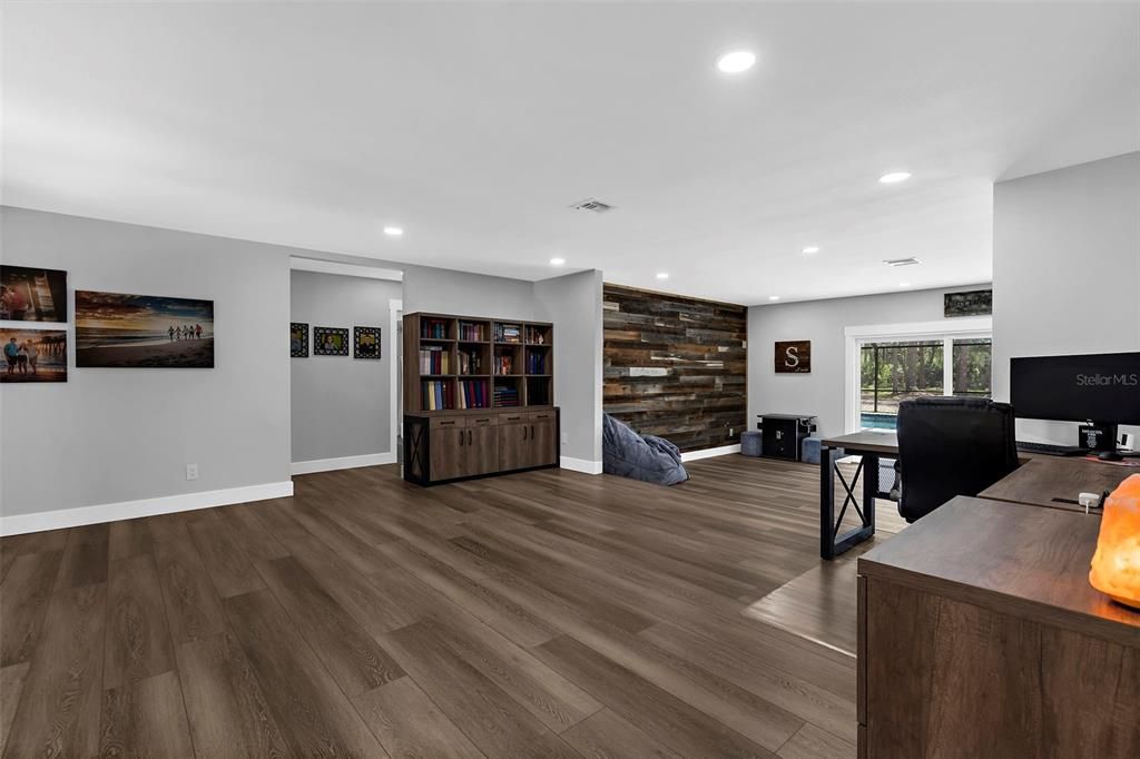 待售: $1,200,000 (3 贝兹, 3 浴室, 2710 平方英尺)