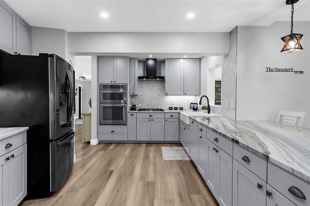 待售: $1,200,000 (3 贝兹, 3 浴室, 2710 平方英尺)