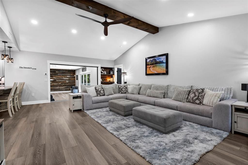 待售: $1,200,000 (3 贝兹, 3 浴室, 2710 平方英尺)