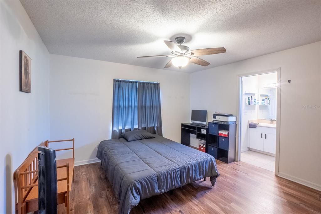 Active With Contract: $244,900 (3 beds, 2 baths, 1116 Square Feet)