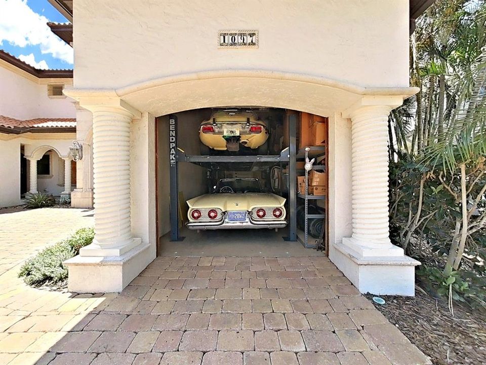 合同活跃: $4,295,000 (5 贝兹, 5 浴室, 6015 平方英尺)